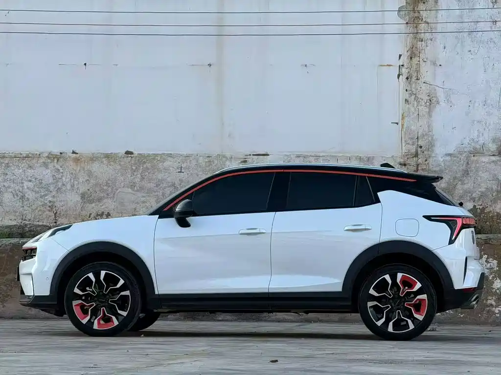 Lynk & Co 06 — миниатюра 12