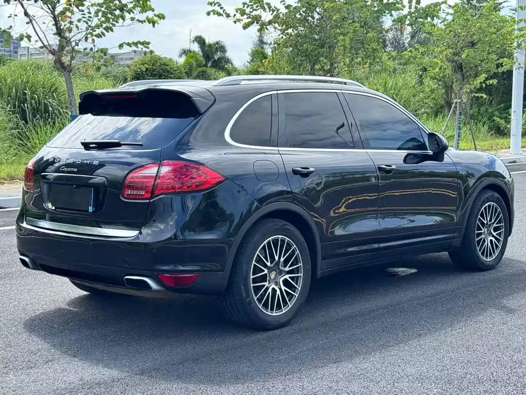 Porsche Cayenne — миниатюра 4
