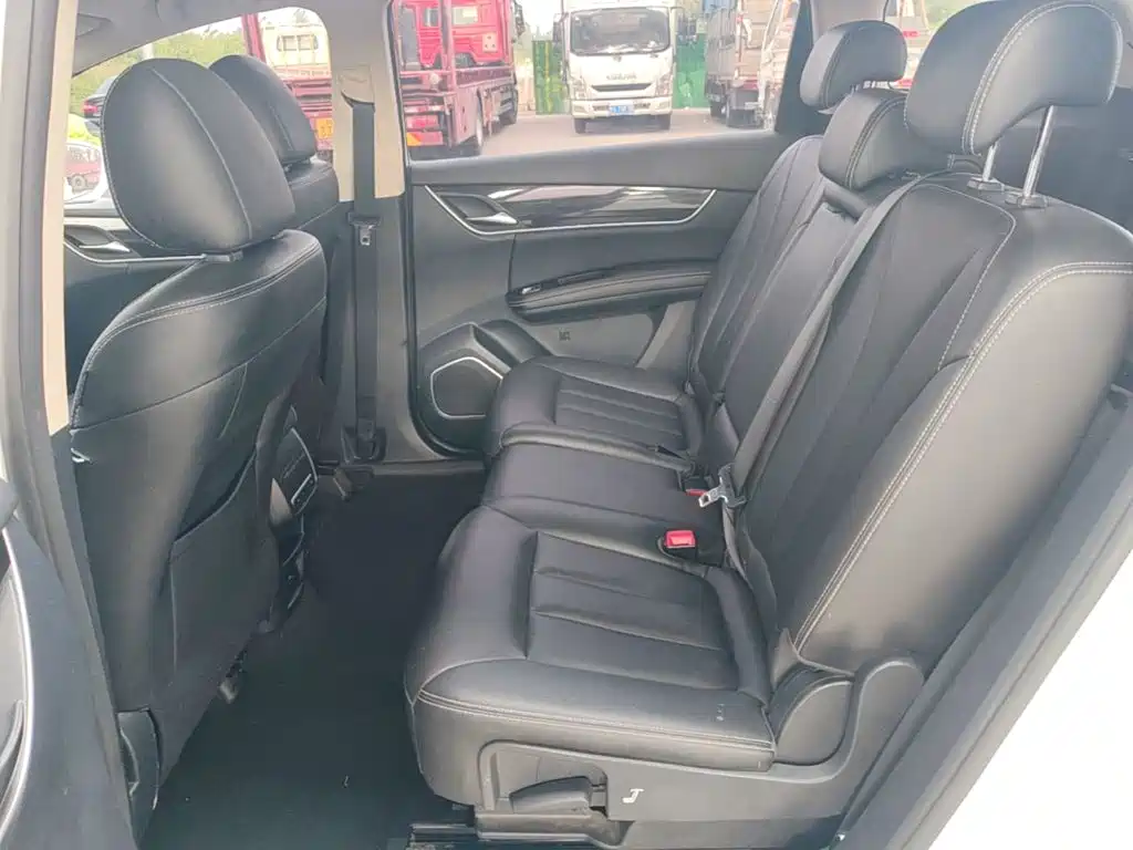 BYD MAX — миниатюра 17