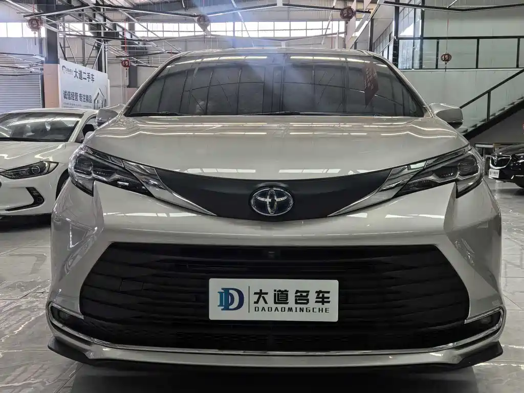 TOYOTA SIENNA