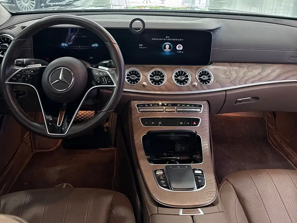 Mercedes-Benz E-Class — миниатюра 8