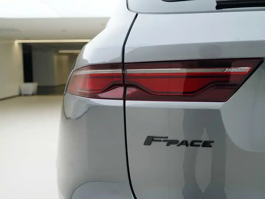 Jaguar F-PACE — миниатюра 17
