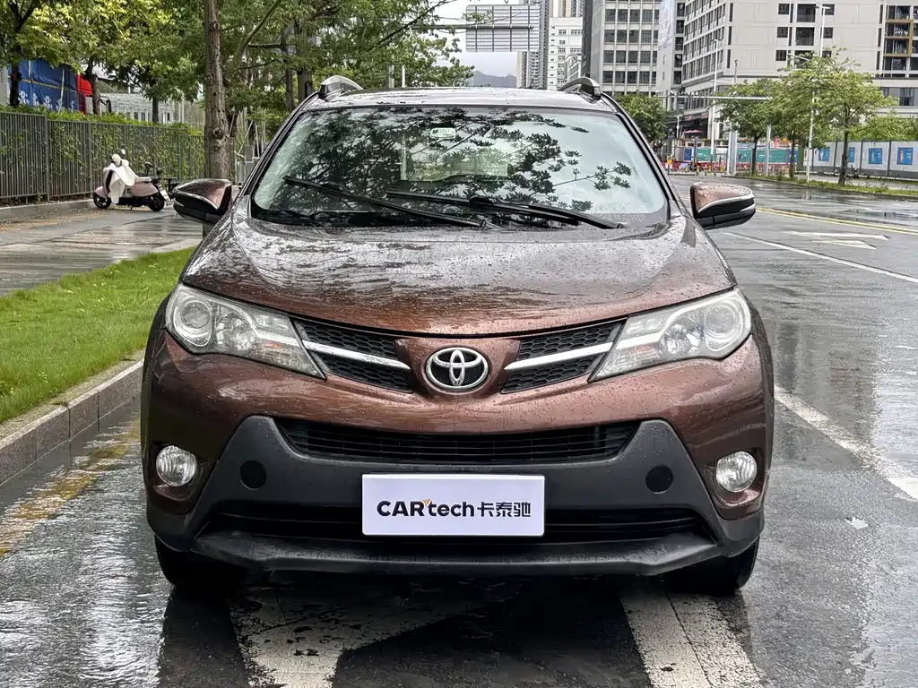 Toyota RAV4 — миниатюра 2