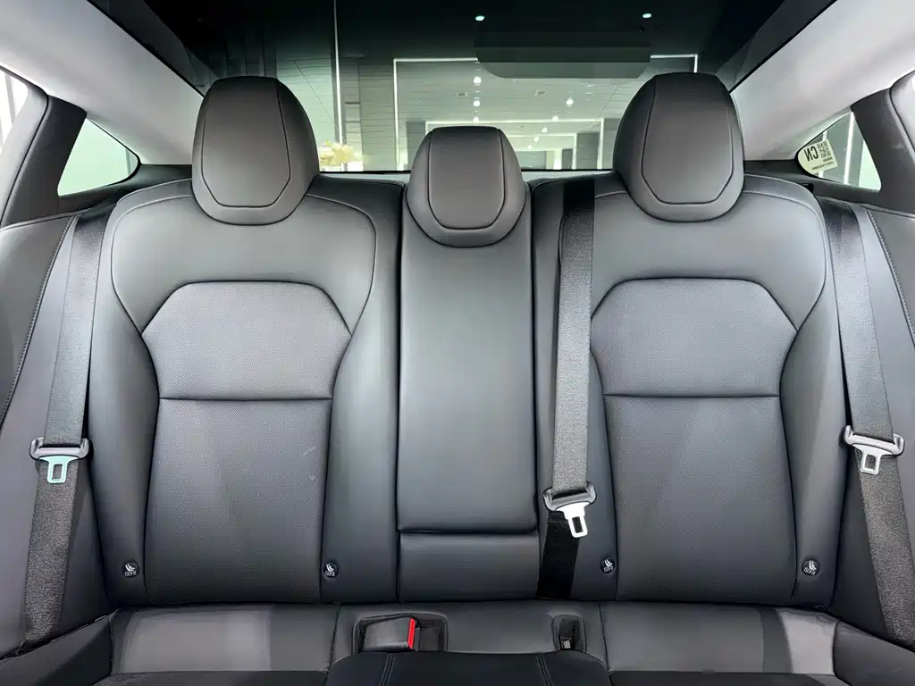 Tesla Model 3 — миниатюра 4