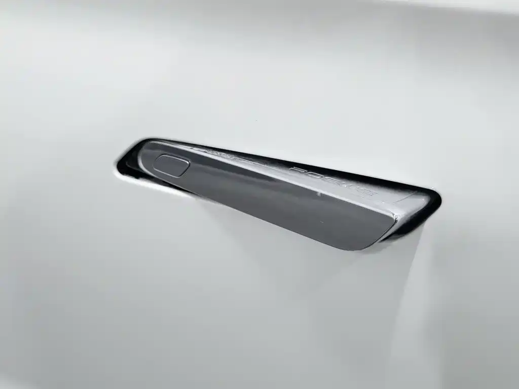 Roewe MARVEL X — миниатюра 18