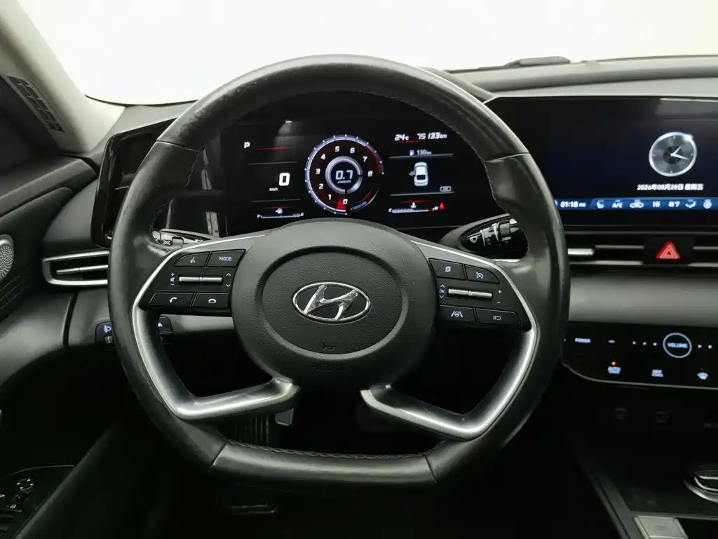 Hyundai Elantra — миниатюра 11