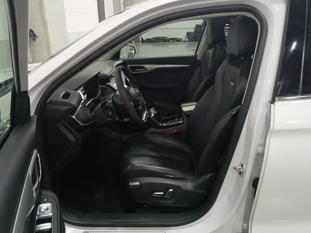 Roewe MARVEL X — миниатюра 10