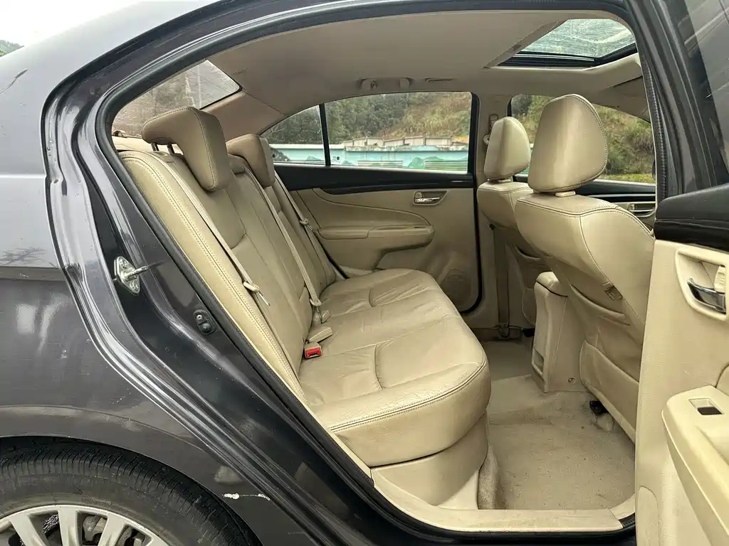 Suzuki Alivio — миниатюра 13