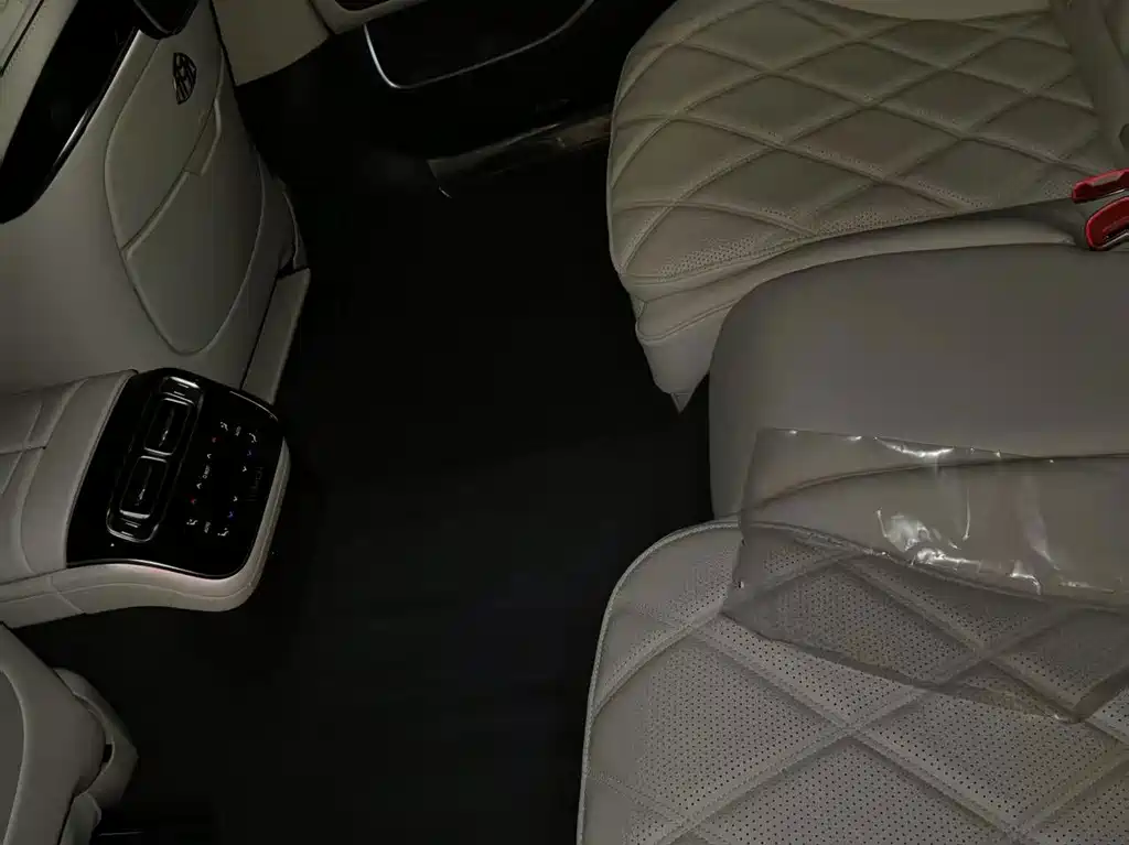 Mercedes-Benz S-Class — миниатюра 11