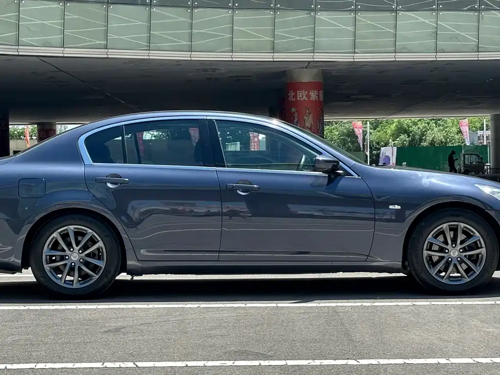 Infiniti G 2009 G37