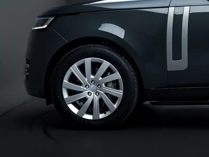 Land Rover Range Rover 2023 3.0 L6 400PS мест Long Wheelbase