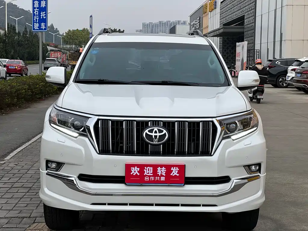 TOYOTA PRADO