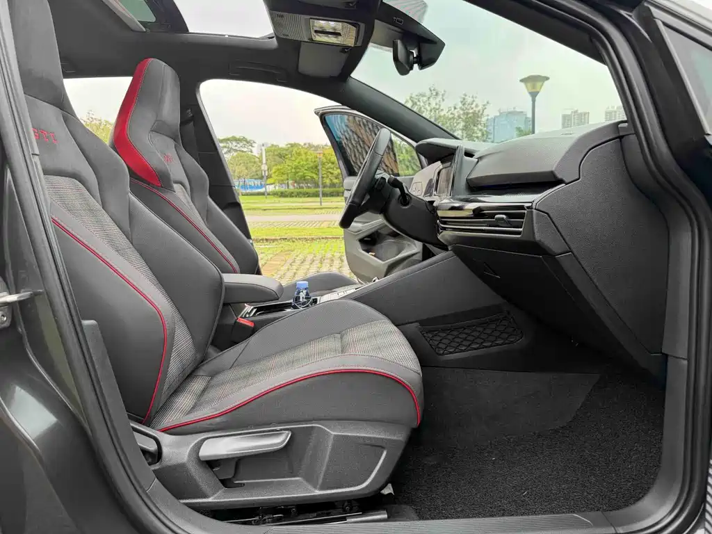 Volkswagen Golf GTI — миниатюра 15