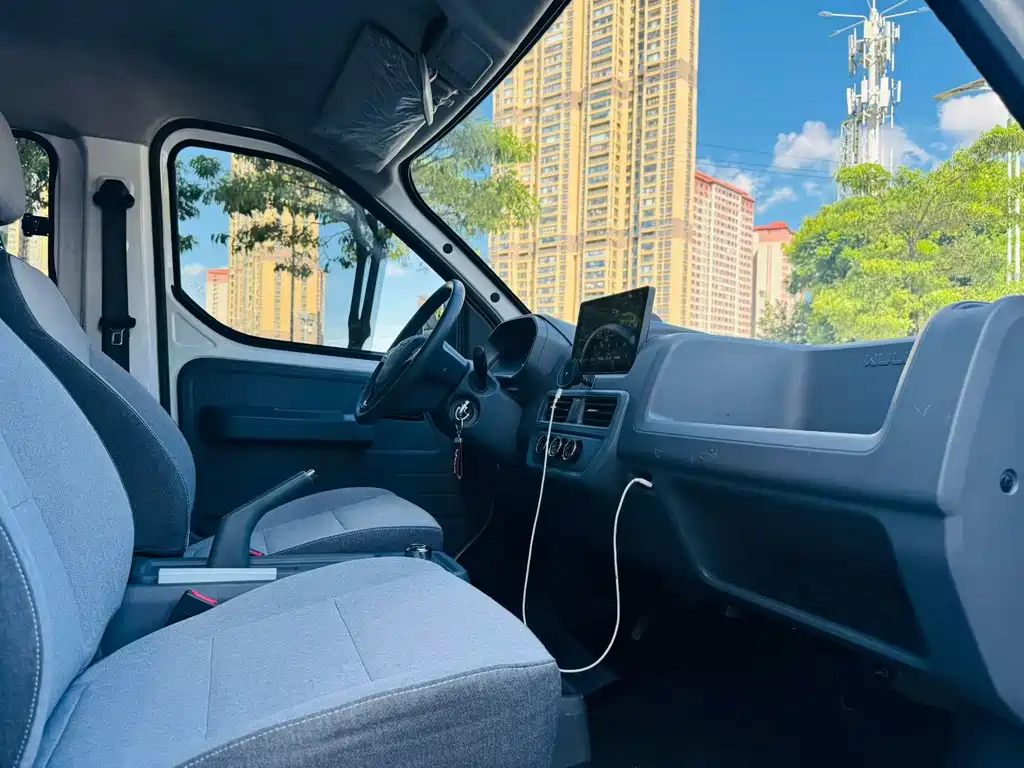 Wuling Yangguang — миниатюра 9