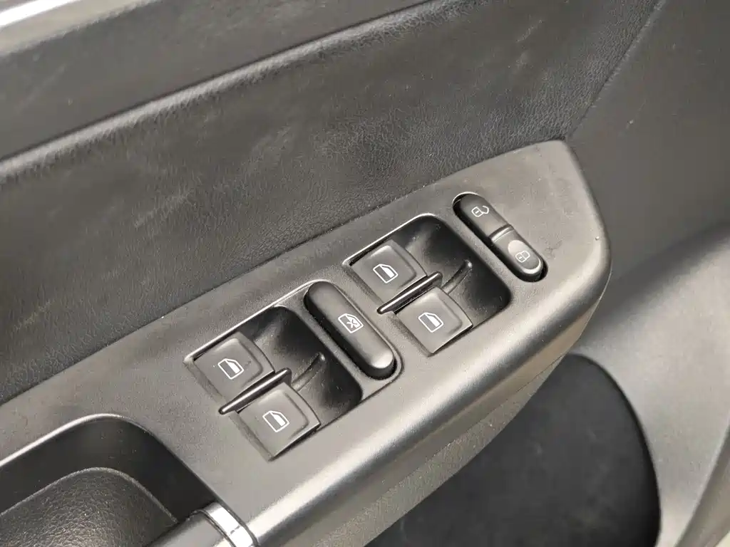 Volkswagen Bora 2015 1.6L AT Fashion