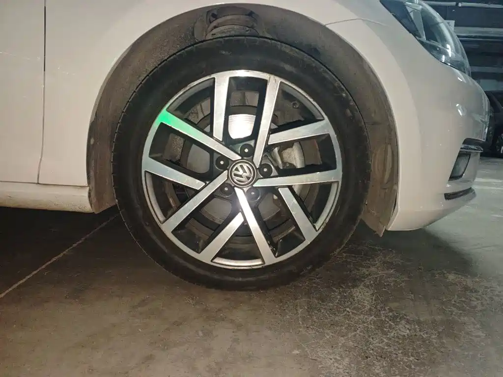 Volkswagen Golf — миниатюра 10