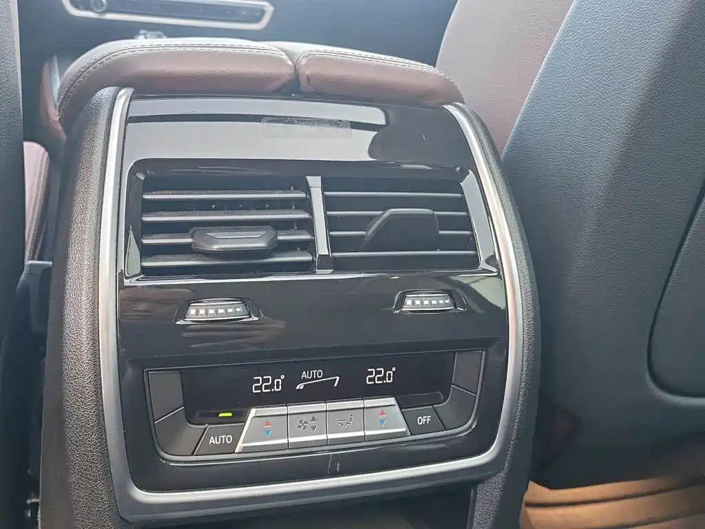 BMW X5 (Import) — миниатюра 17