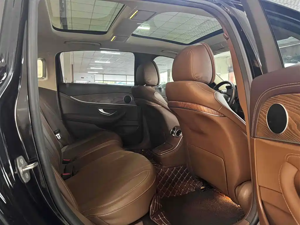 MERCEDES-BENZ E CLASS