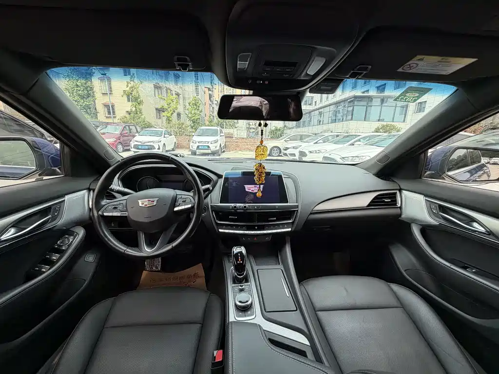 Cadillac CT5 — миниатюра 7
