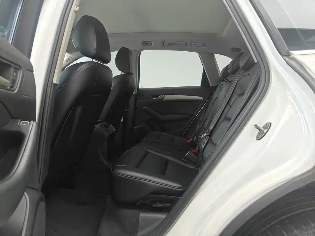 Audi Q5 — миниатюра 11