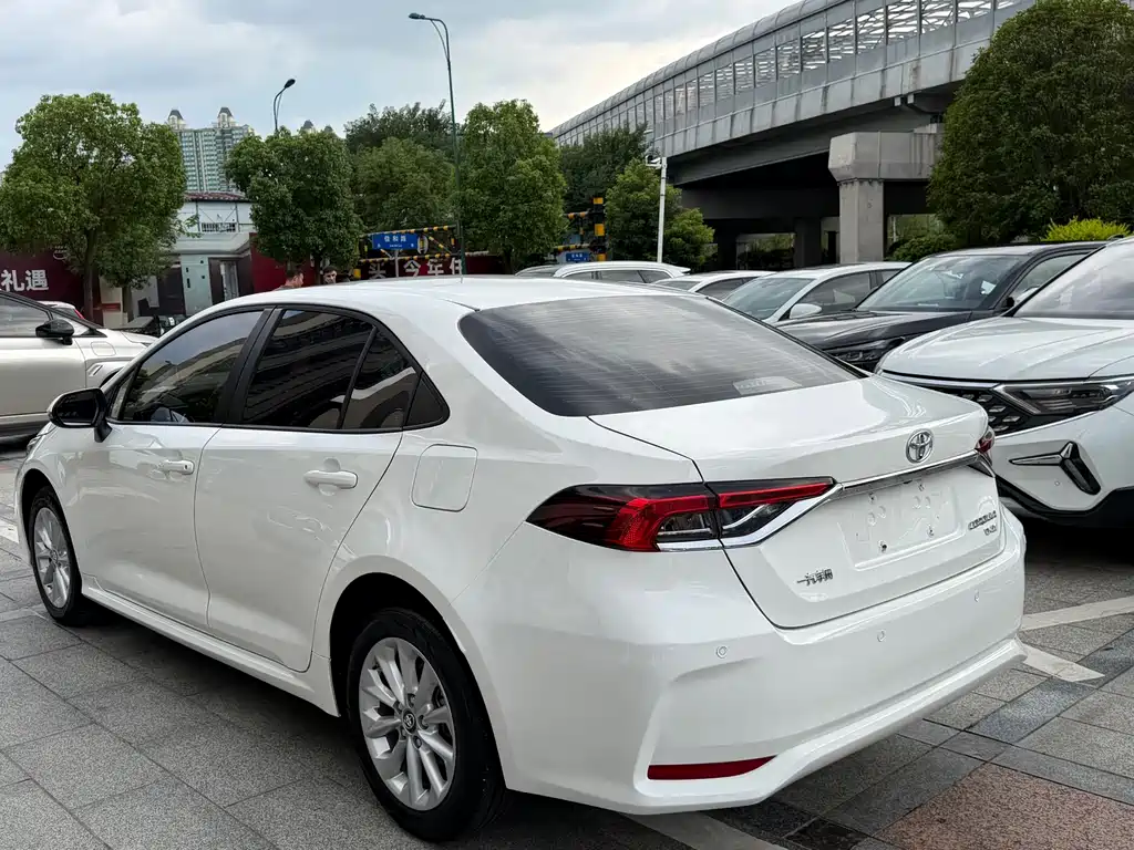 Toyota Corolla — миниатюра 9