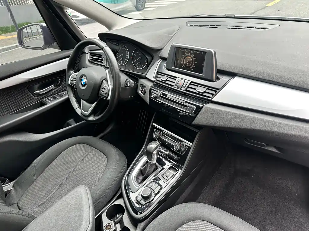 BMW 2 SERIES MULTIFUNCTIONAL STATION WAGON