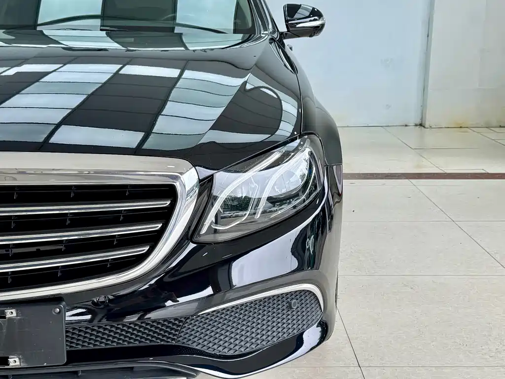 Mercedes-Benz E-Class — миниатюра 4