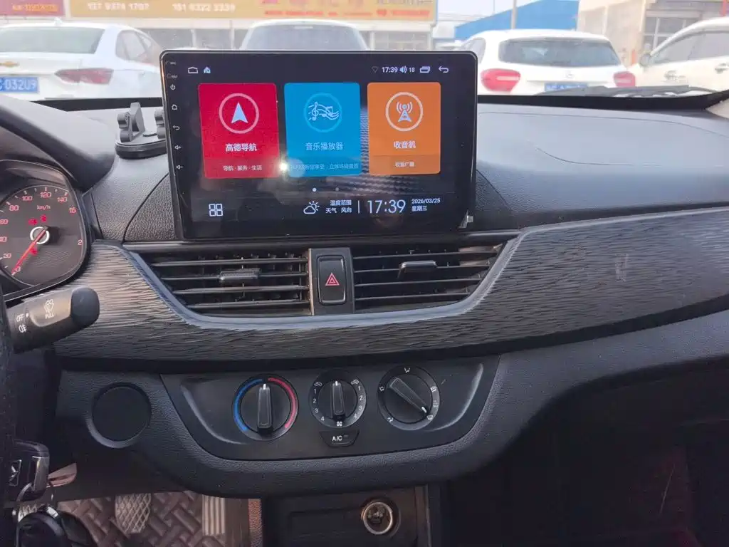 Baojun 310 — миниатюра 9