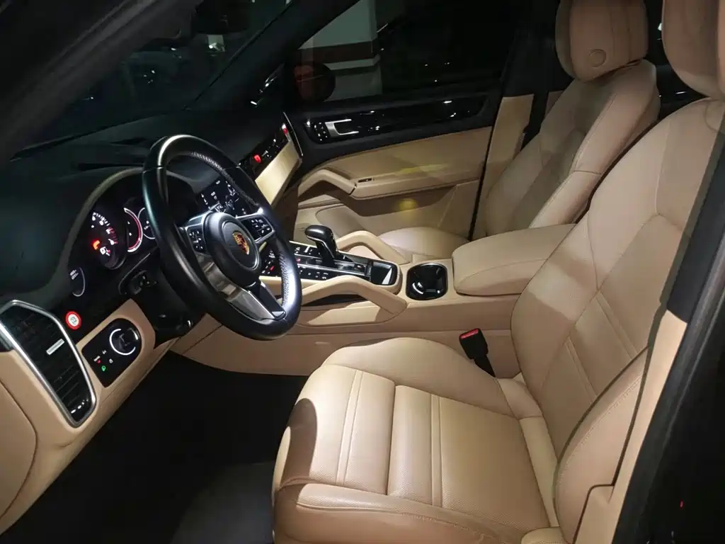 Porsche Cayenne — миниатюра 4