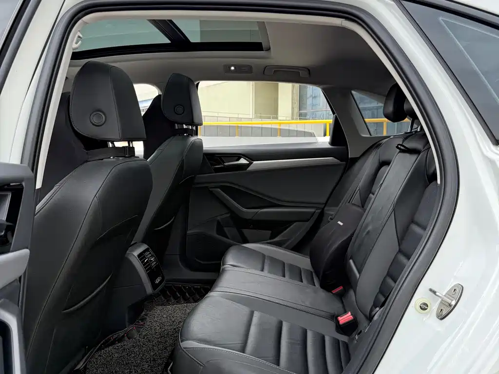 Volkswagen Sagitar — миниатюра 7