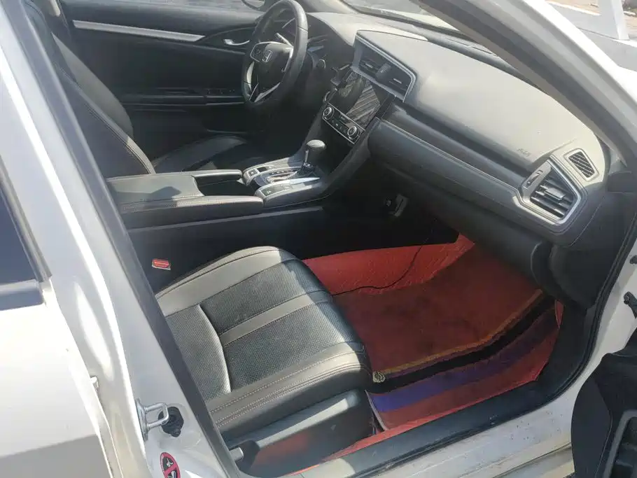 Honda Civic — миниатюра 8