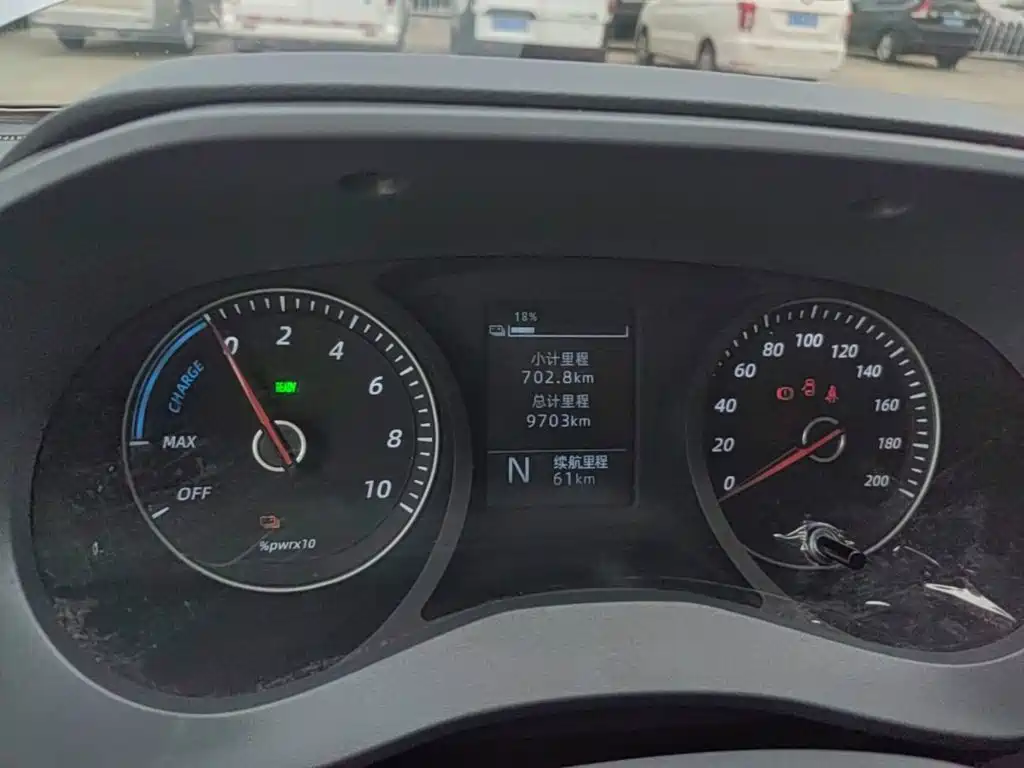Wuling Yangguang — миниатюра 12