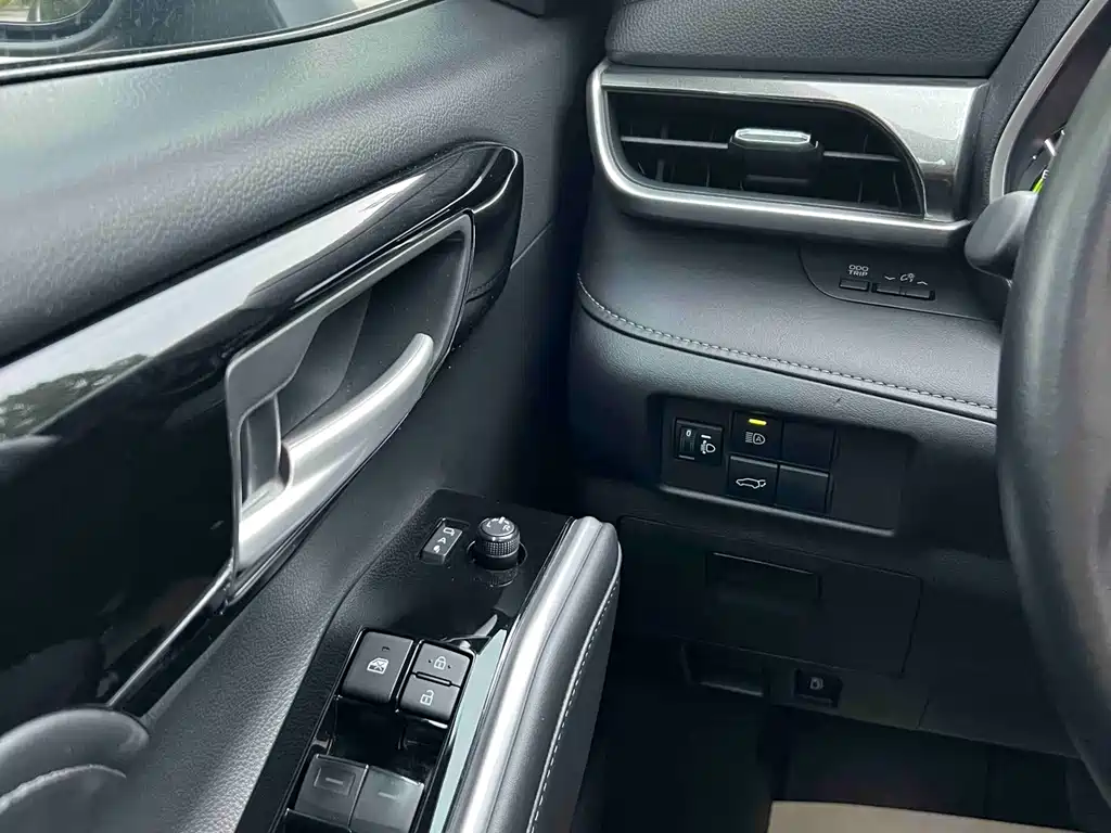 Toyota Highlander — миниатюра 20
