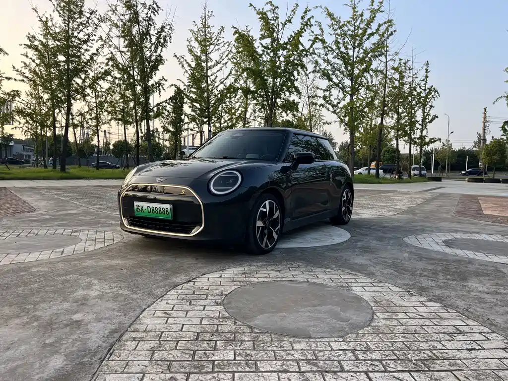 MINI MINI COOPER EV — миниатюра 3