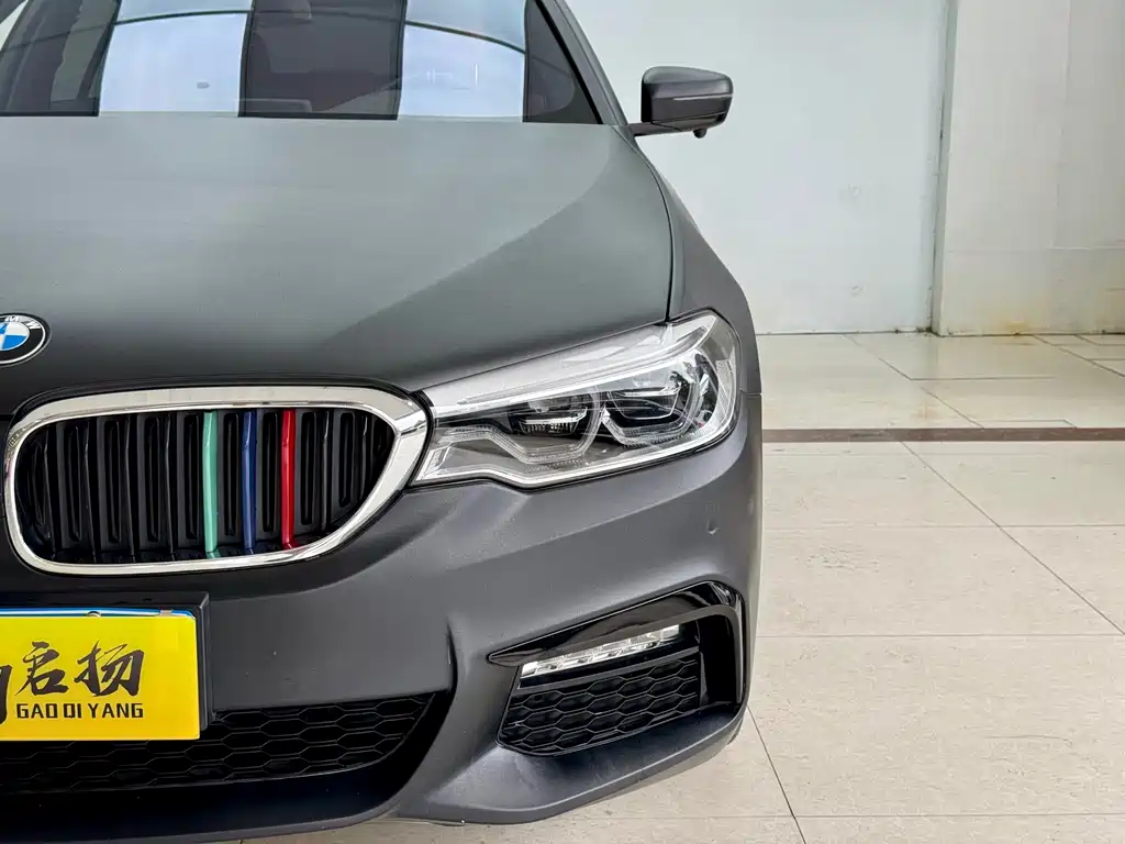 BMW 5 Series — миниатюра 4