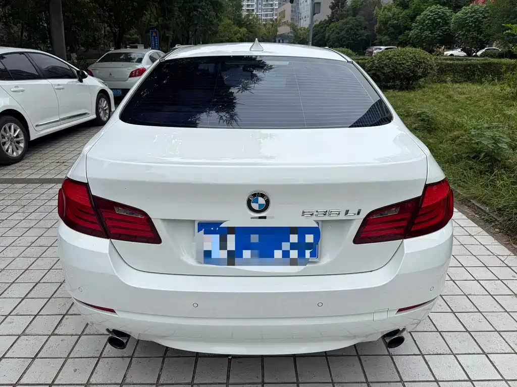 BMW 5 Series (Import) — миниатюра 2