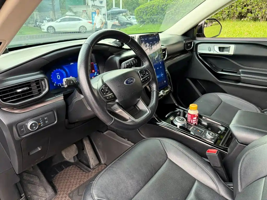 Ford Explorer — миниатюра 7