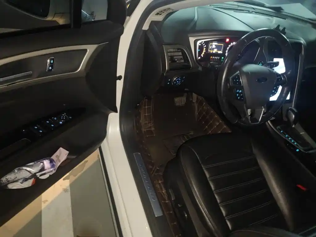 Ford Mondeo — миниатюра 14