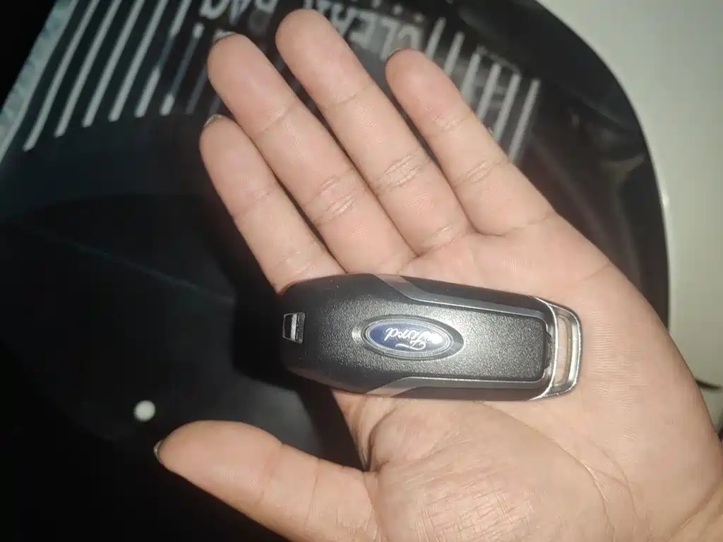 Ford Mondeo — миниатюра 12