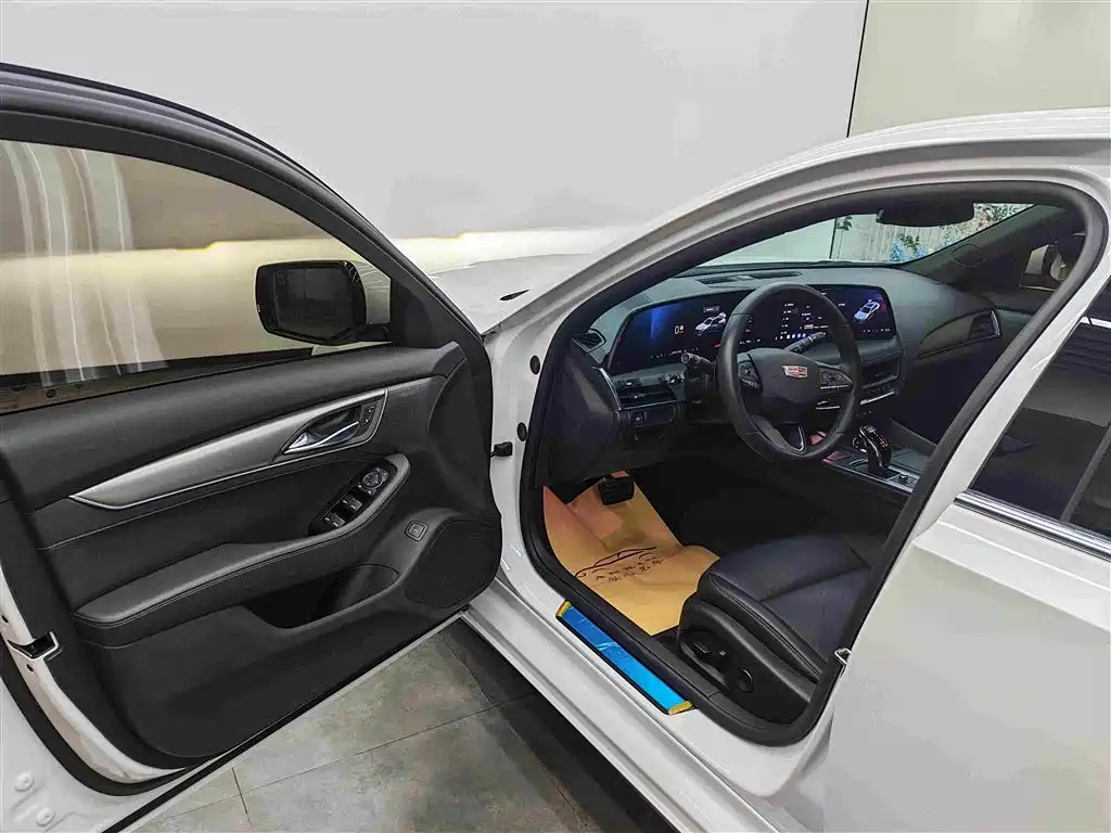 Cadillac CT5 — миниатюра 23