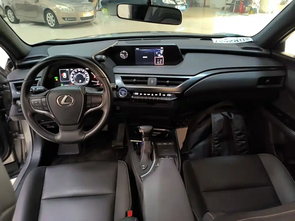 Lexus UX — миниатюра 10