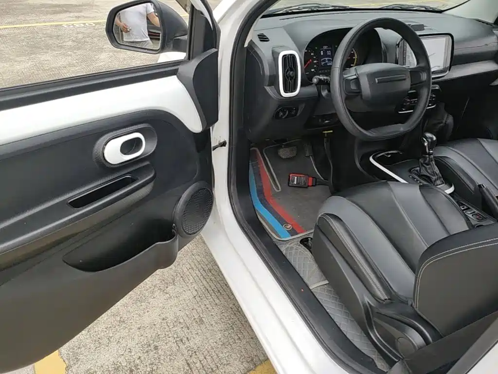 Roewe Clever — миниатюра 16