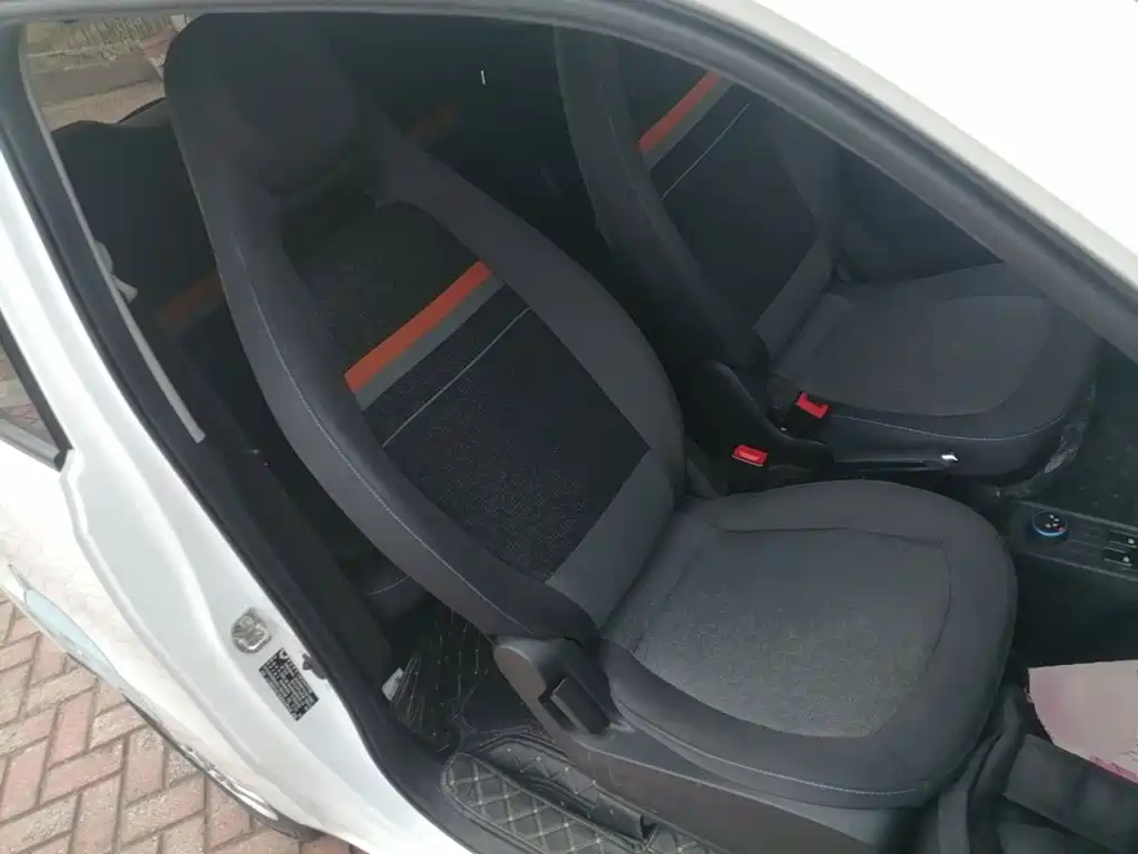 Wuling MINIEV — миниатюра 25