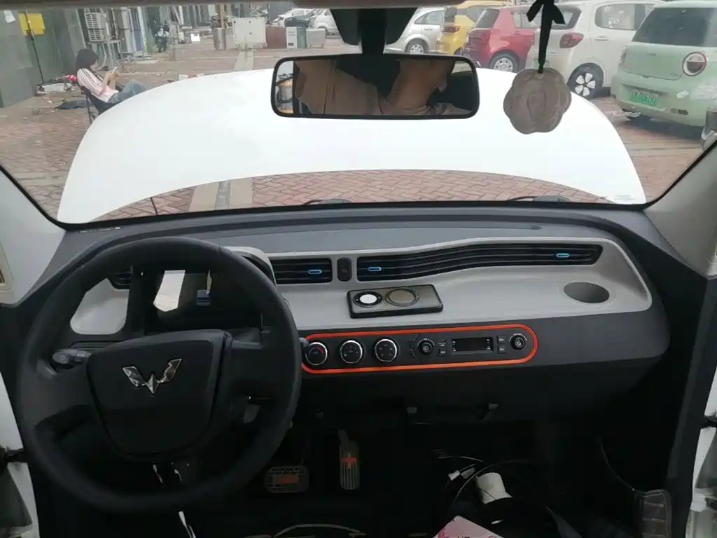 Wuling MINIEV — миниатюра 10