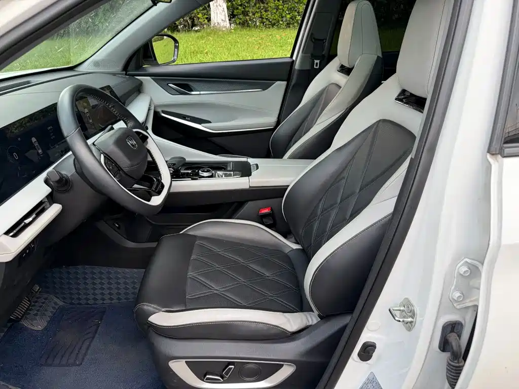 Changan Changan CS75PLUS — миниатюра 8