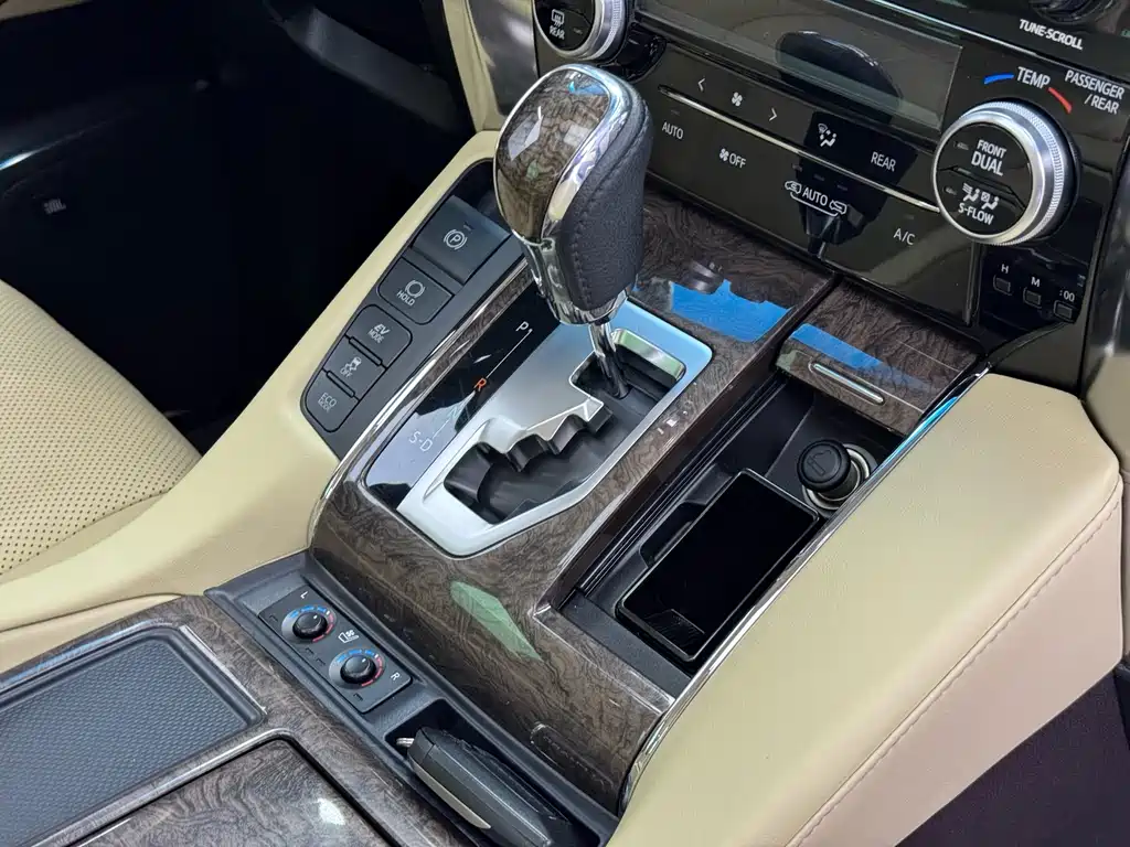 Toyota Alphard — фотографии объявления, Фото 12