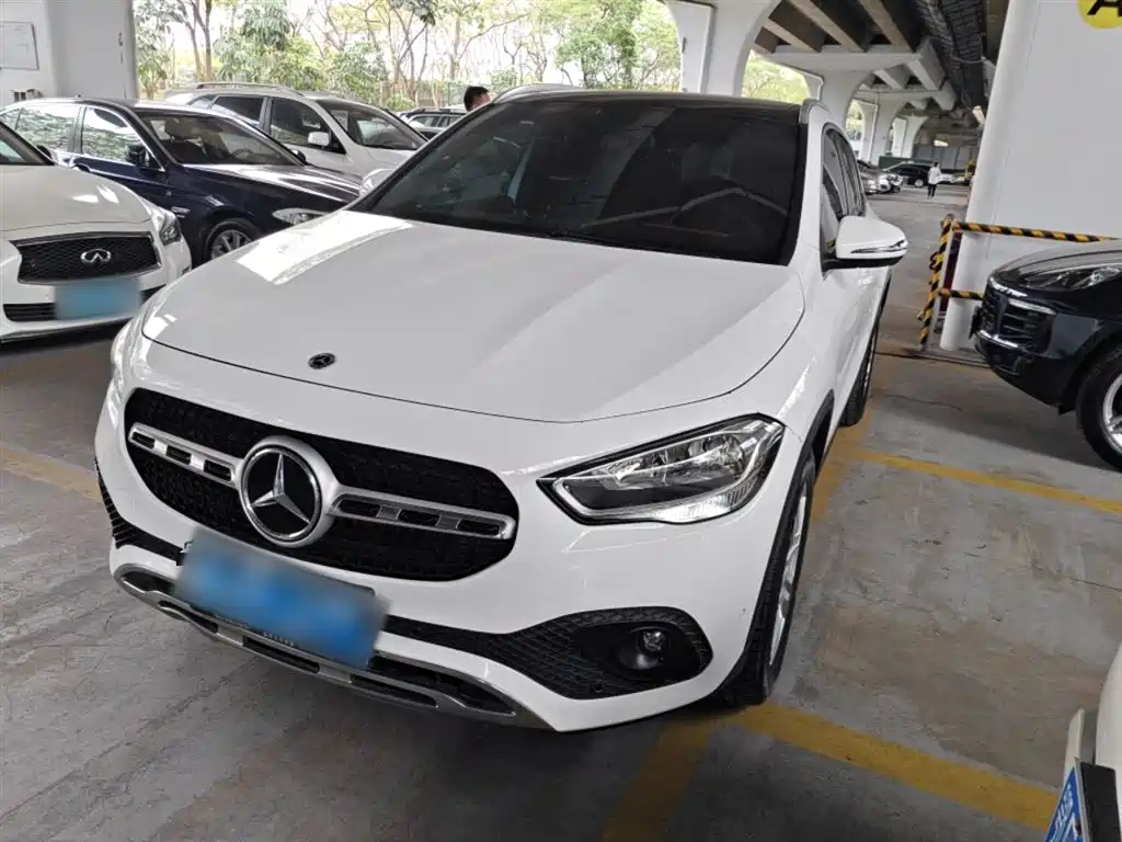Mercedes-Benz GLA 2021