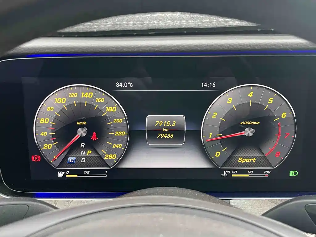 Mercedes-Benz E-Class — миниатюра 7