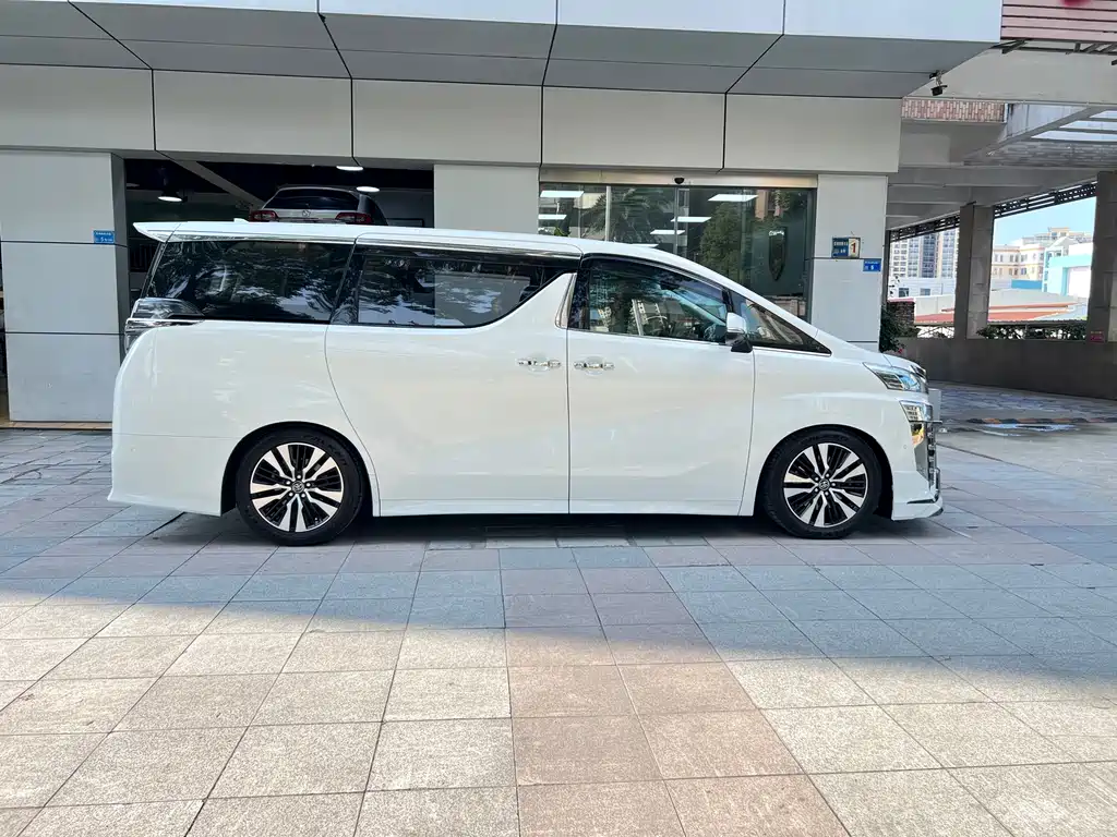 Toyota Vellfire 2019 3.5L Luxury