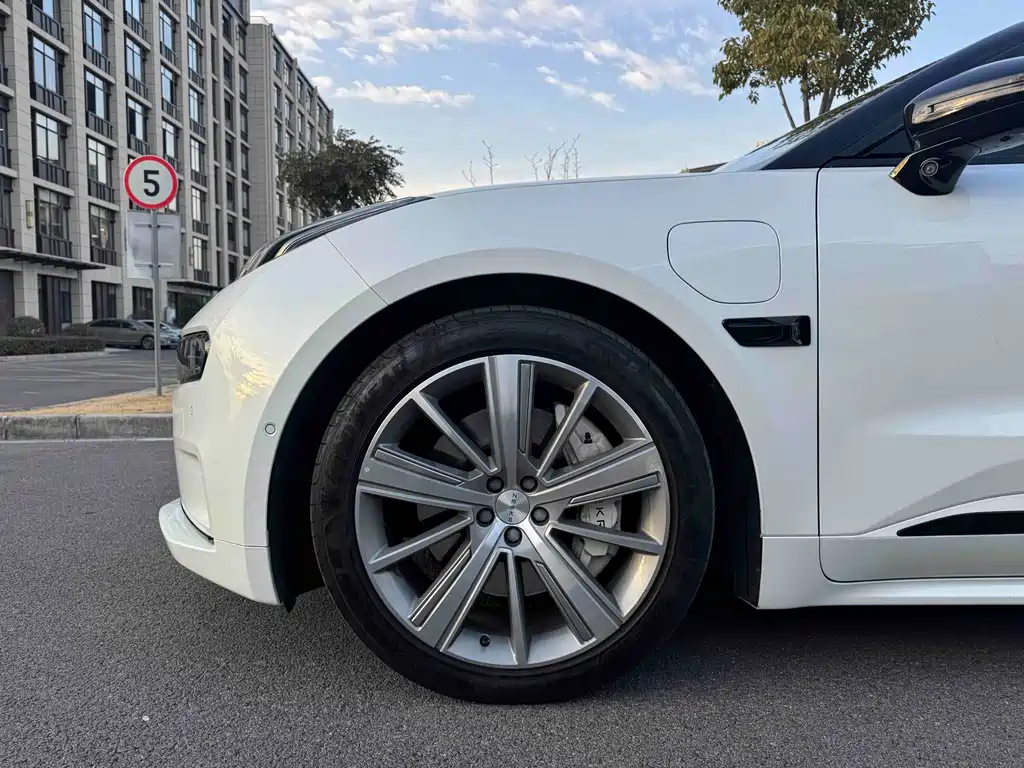 ZEEKR EXTREME KRYPTON 001